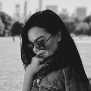 Meet your Posher, Elizabeth